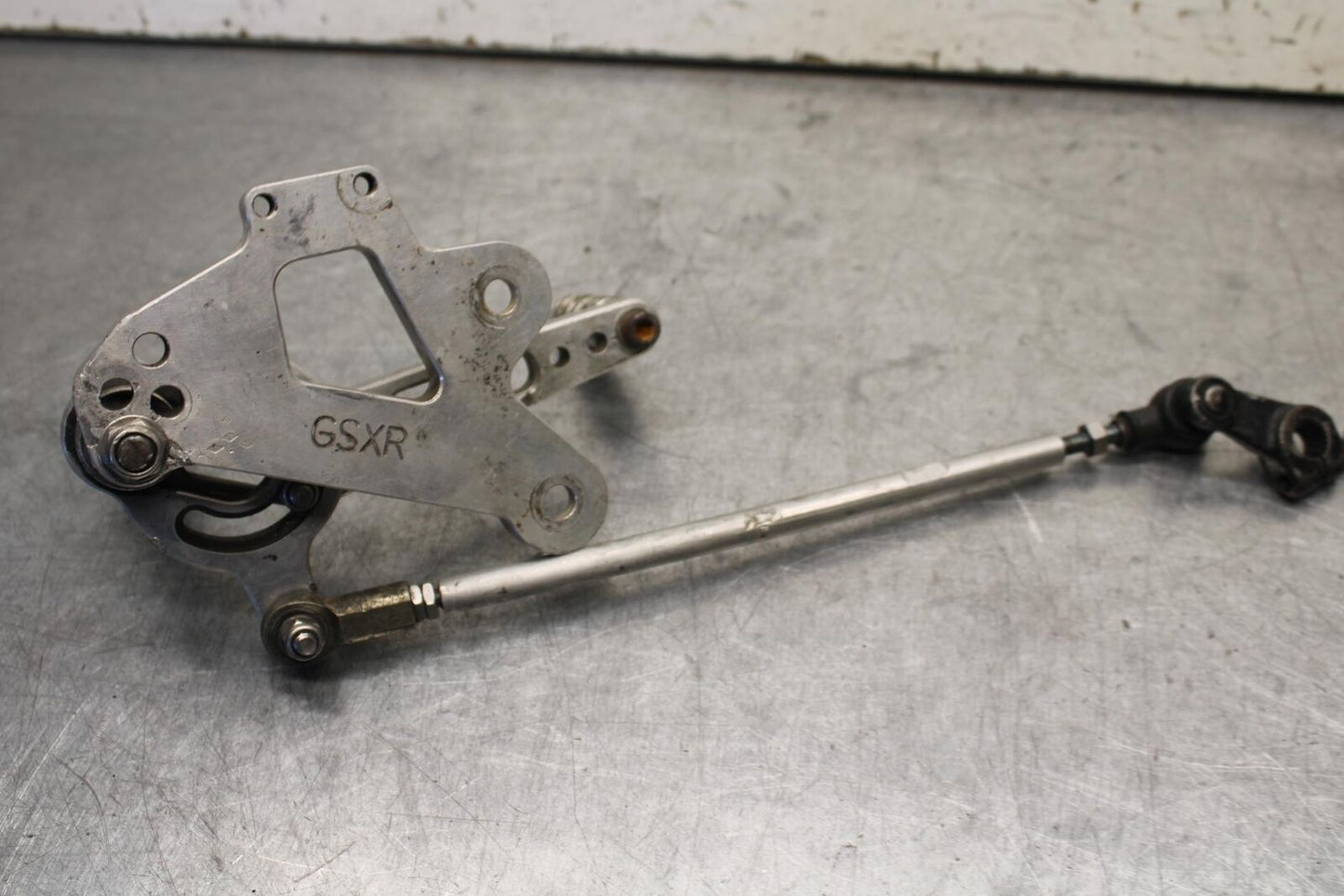 01-03 SUZUKI GSXR600 RIGHT LEFT REARSETS REAR SET DRIVER FOOT PEGS  BB639