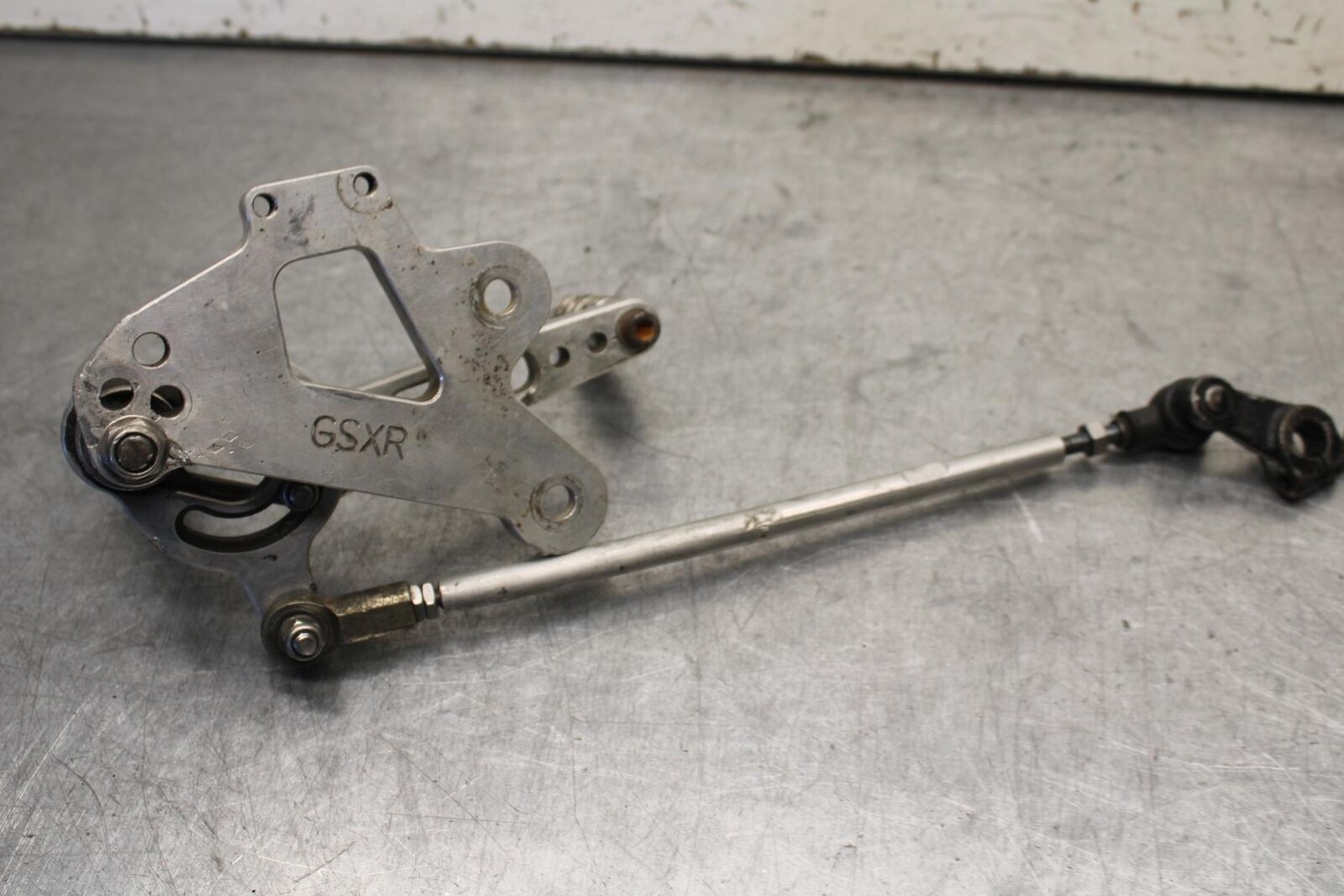 01-03 SUZUKI GSXR600 RIGHT LEFT REARSETS REAR SET DRIVER FOOT PEGS  BB639