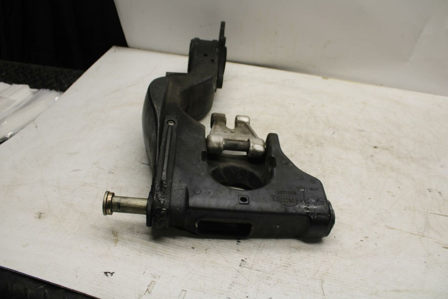 08-11 TRIUMPH SPEED TRIPLE REAR SWINGARM BACK SUSPENSION SWING ARM BB366