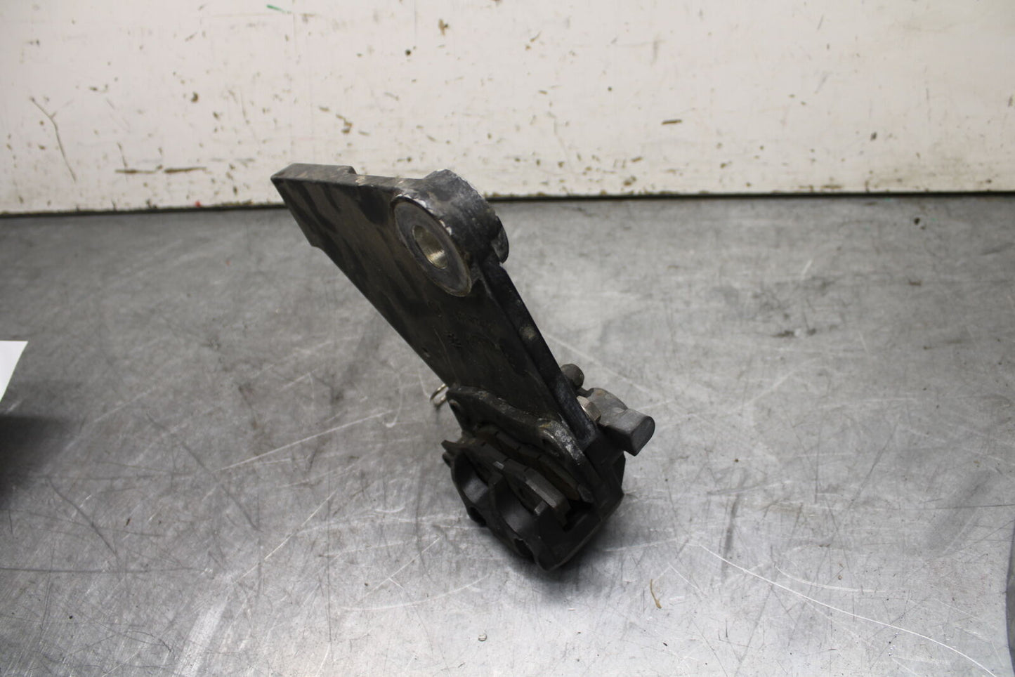14-16 TRIUMPH AMERICA LT REAR BACK BRAKE CALIPER W MOUNT BRACKET BB720
