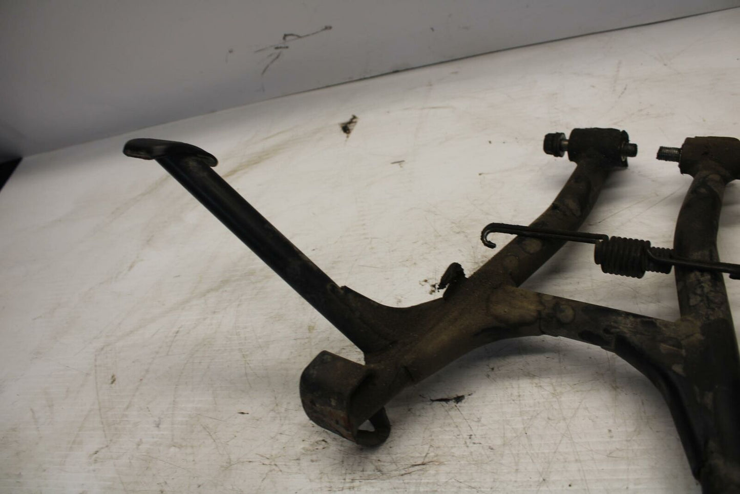 04-09 SUZUKI GS500F CENTER MAIN STAND 42100-01D90-ENM BB261