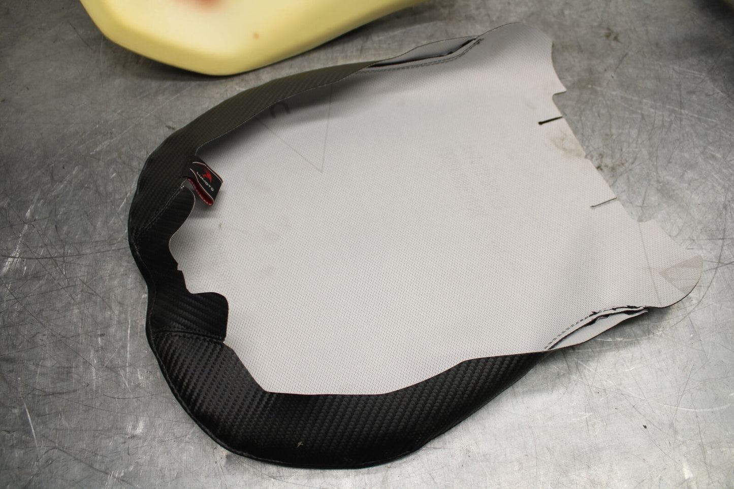 08-10 DUCATI 848 FRONT DRIVERS SEAT PAD SADDLE PILLION BB705