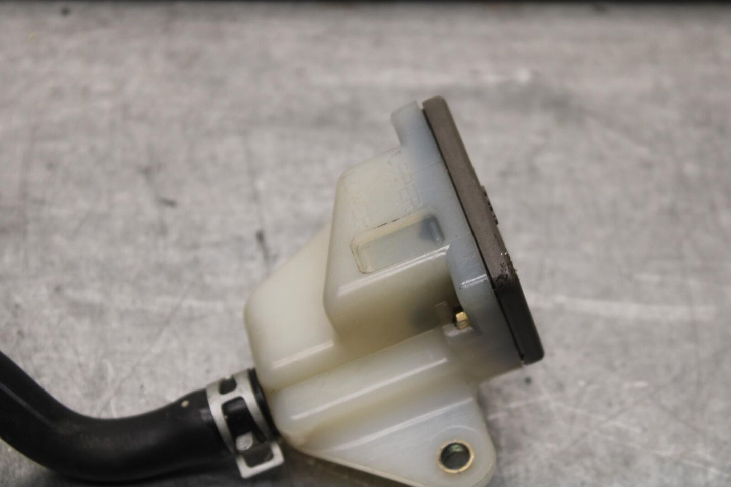 01-03 SUZUKI GSXR600 RIGHT REARSET REAR SET DRIVER FOOT PEG REST STOP BB633