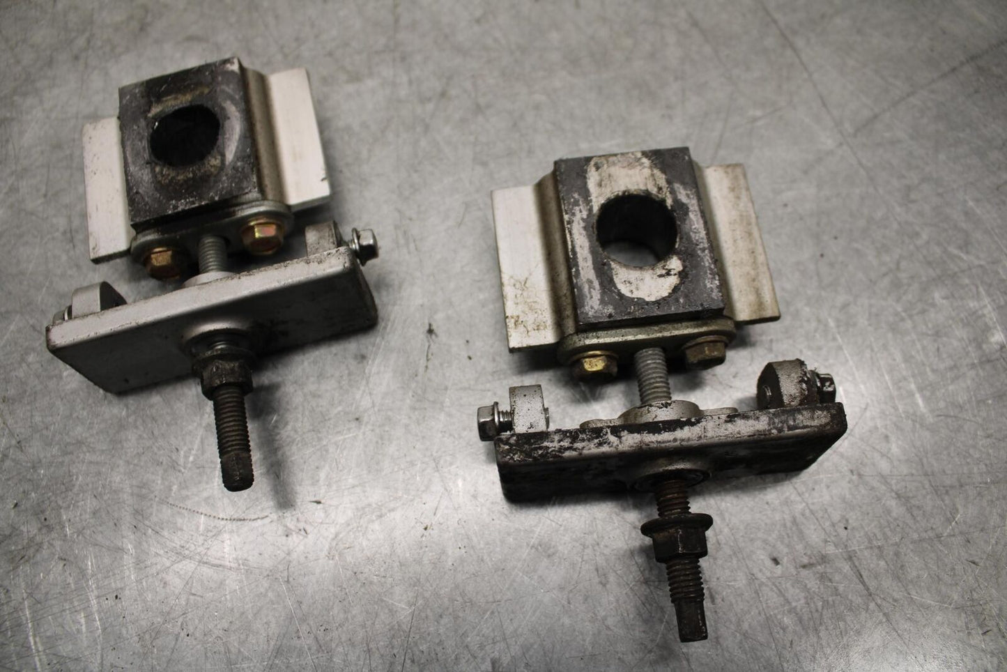 2001 Kawasaki Ninja ZX600E SWINGARM CHAIN TENSIONER ADJUSTMENT BRACKETS BB547