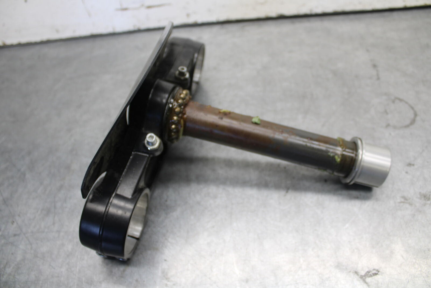 06-07 DUCATI MONSTER 695 FRONT FORKS CLAMP LOWER TRIPLE TREE STEM BB674
