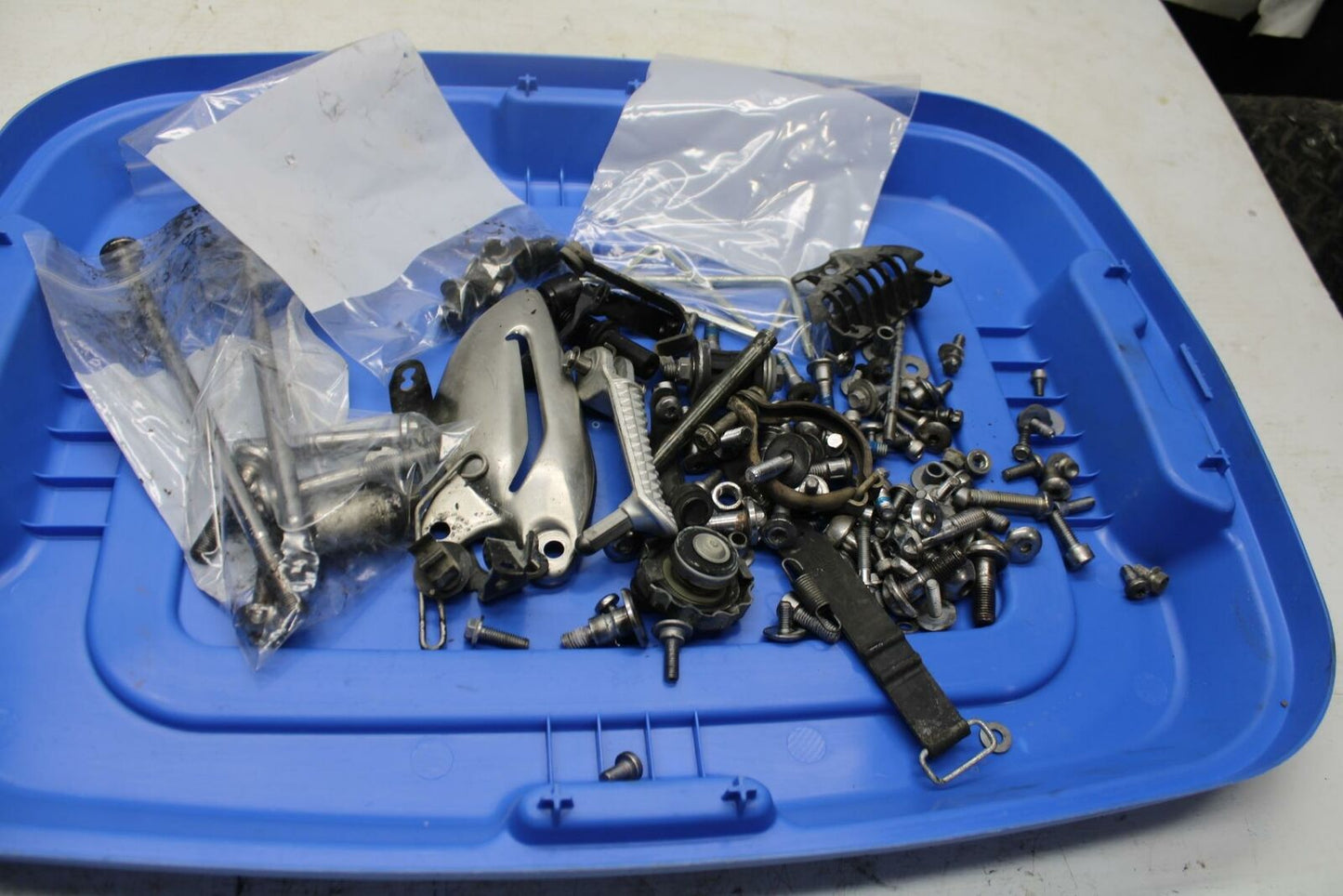 07-16 TRIUMPH STREET TRIPLE BOLTS HARDWARE MOTOR SCREWS BB361
