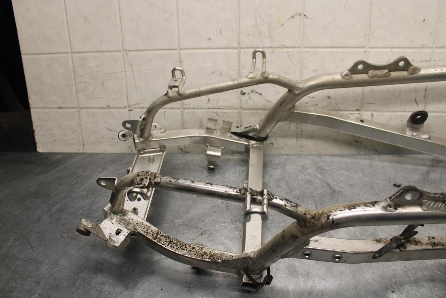 1998 Suzuki TL1000S REAR BACK TAIL SUBFRAME SUB FRAME BB508