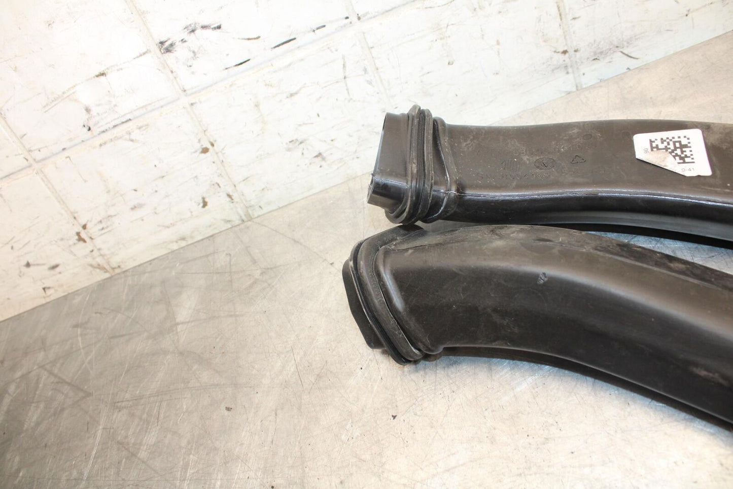 22 KTM 890 ADVENTURE RIGHT LEFT AIR INTAKE DUCTS BB514