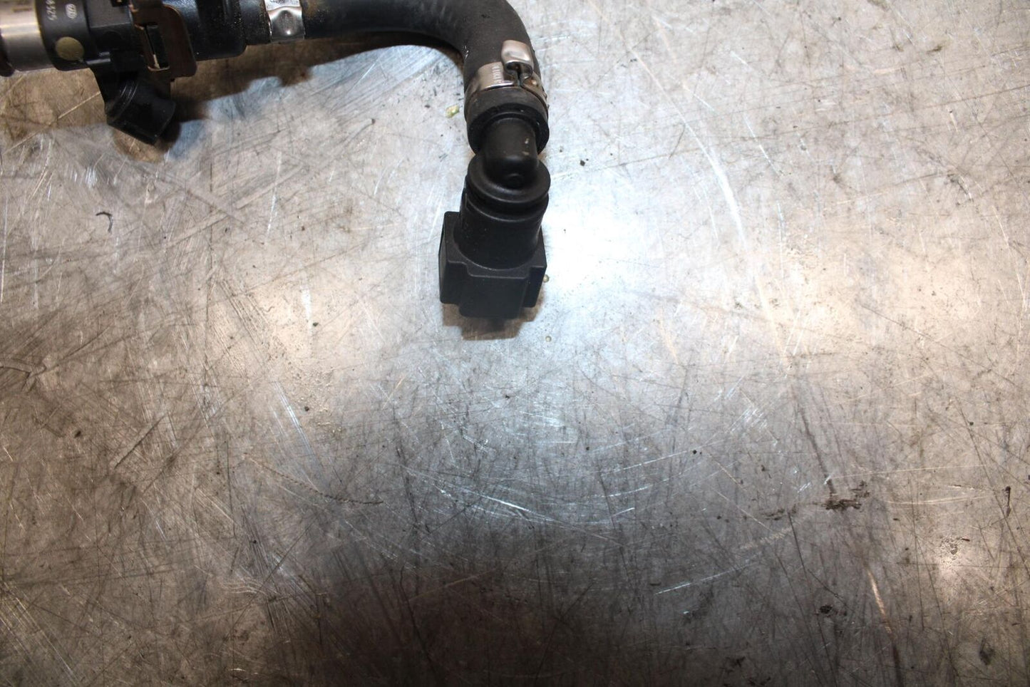 22-23 HUSQVARNA VITPILEN 401 FUEL INJECTOR BB541