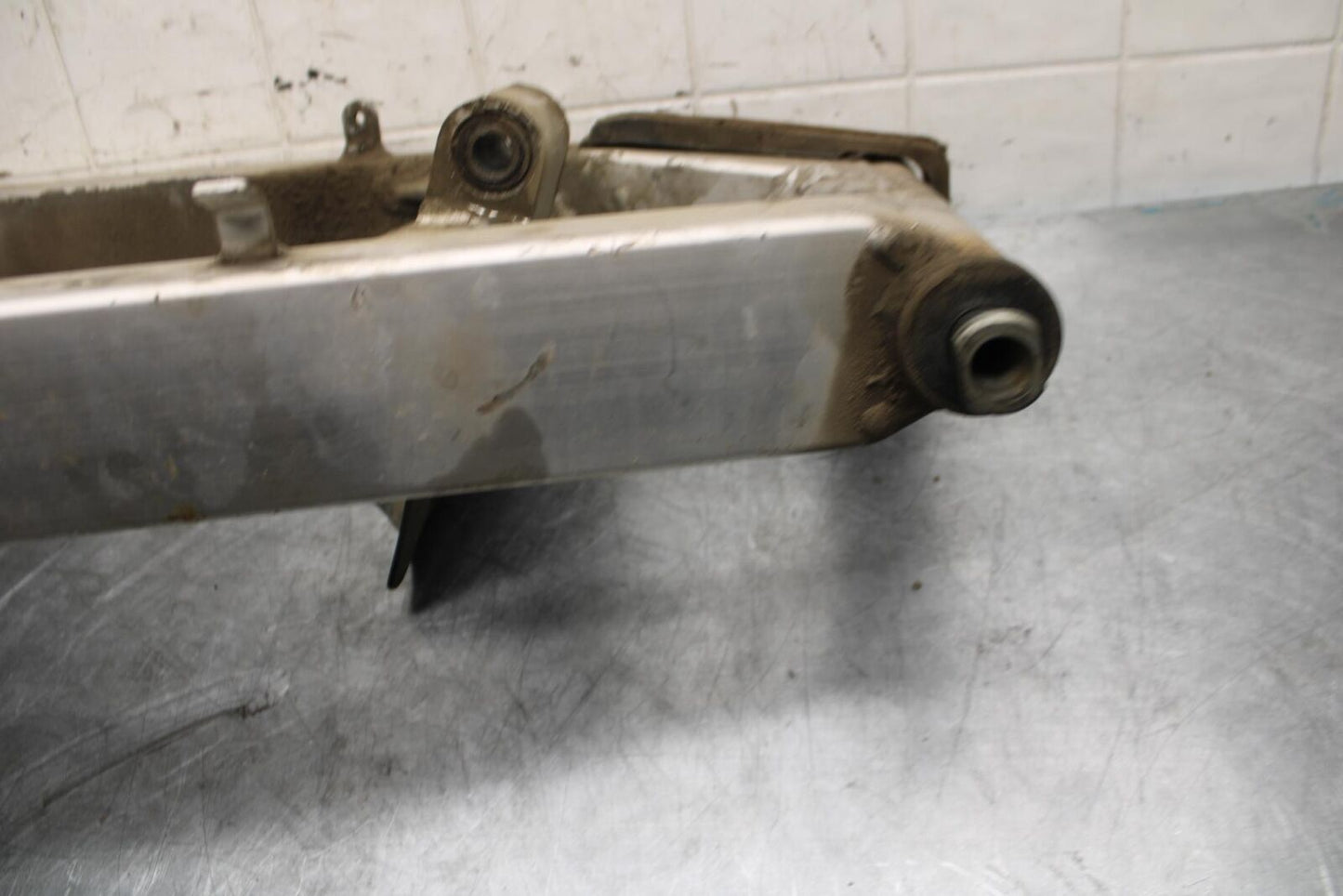 91-92 SUZUKI GSXR750 M  REAR SWINGARM BACK SUSPENSION SWING ARM BB493