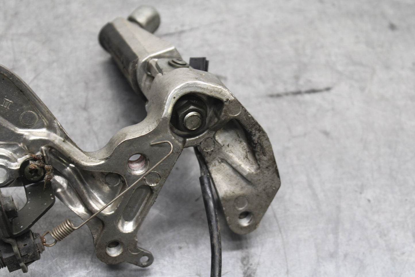 96-07 YAMAHA YZF600R RIGHT REARSET REAR SET DRIVER FOOT PEG REST STOP BB746