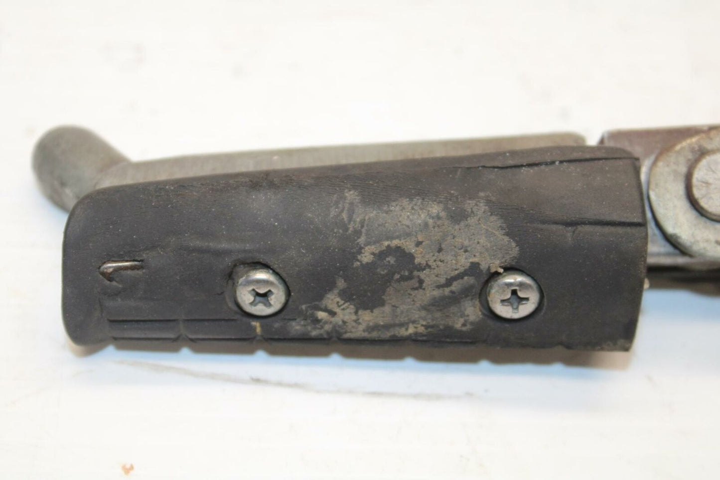 96 YAMAHA YZF750R LEFT FRONT FOOT REST PEG STEP BB237 B