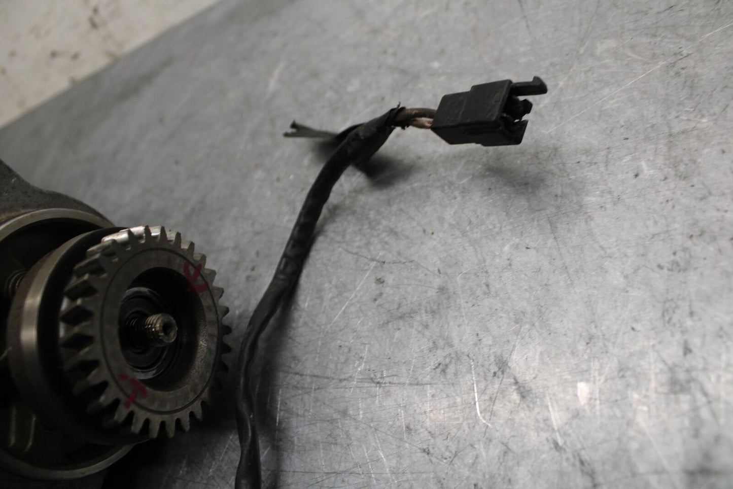 1986 Suzuki GSXR1100 ENGINE MOTOR GENERATOR ALTERNATOR BB43