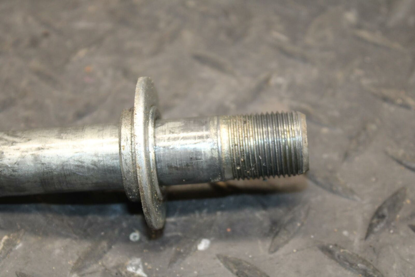 91-92 SUZUKI GSXR750 M FRONT WHEEL RIM AXLE PIVOT BOLT BB213
