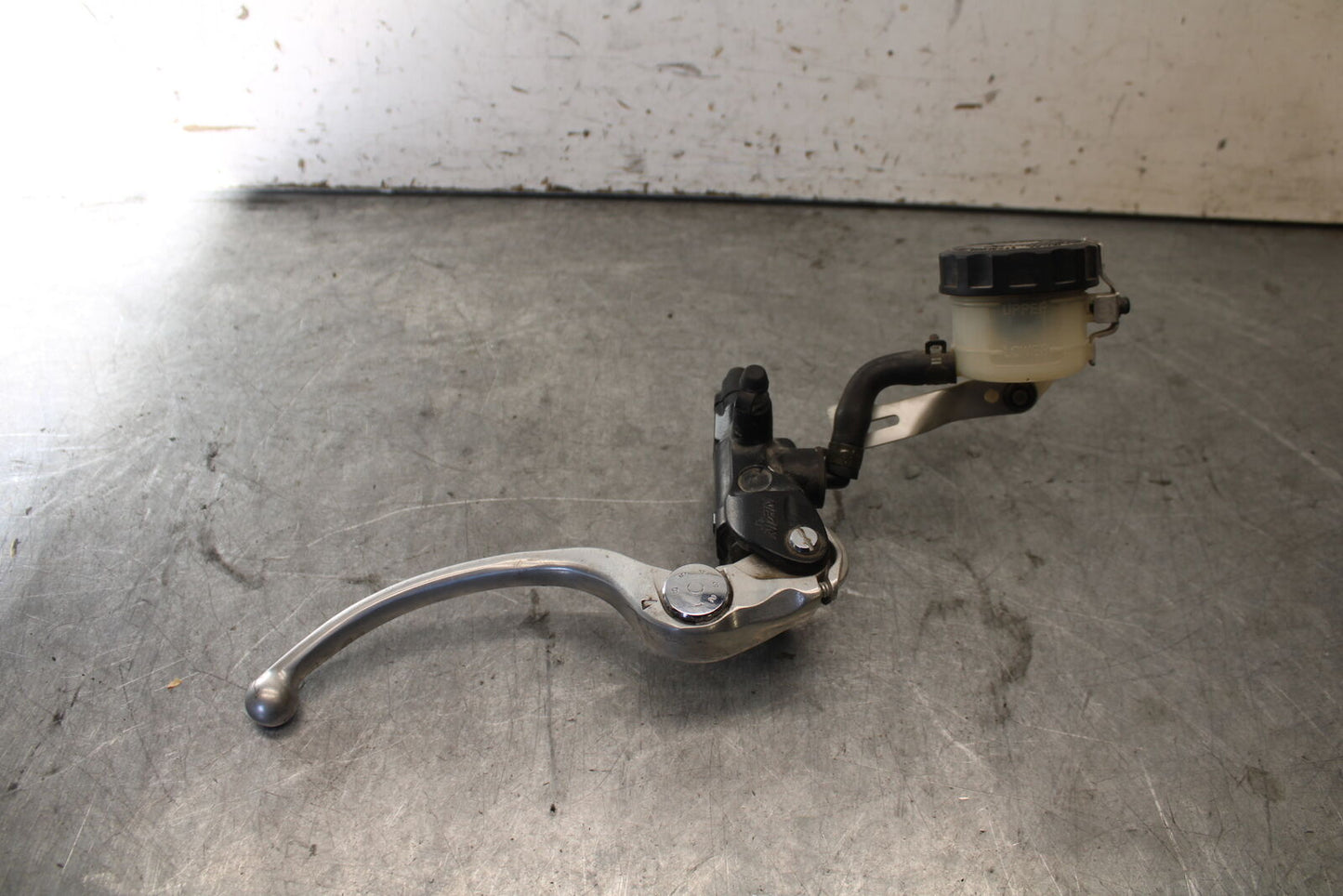 07-08 TRIUMPH DAYTONA 675 FRONT BRAKE MASTER CYLINDER w/ LEVER T2025700 BB685