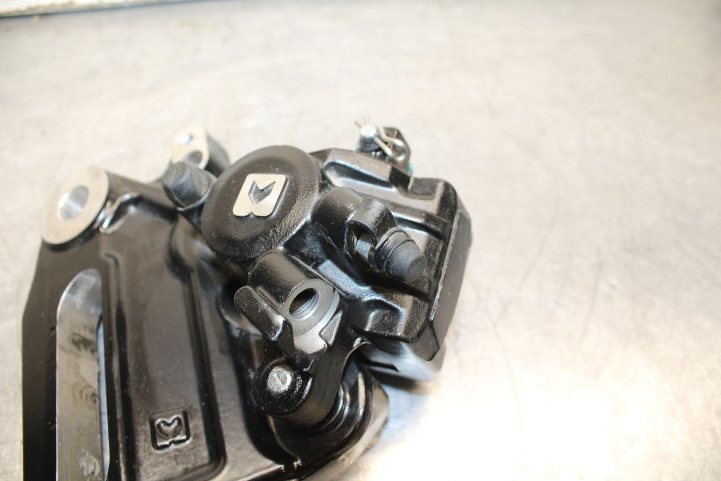 17-24 KTM 390 DUKE REAR BACK BRAKE CALIPER W MOUNT BRACKET BB734