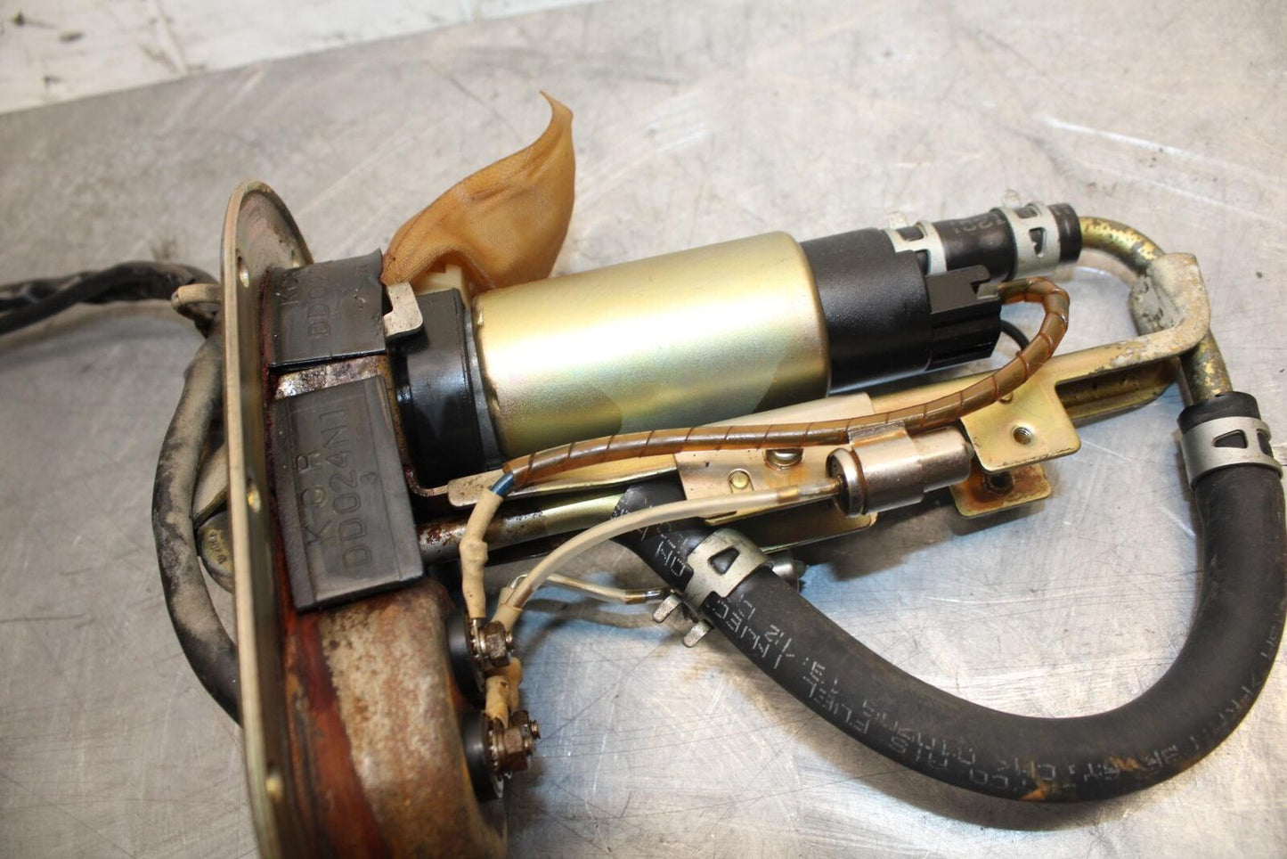 1998 Suzuki TL1000S FUEL PUMP GAS PETROL SENDER UNIT BB508