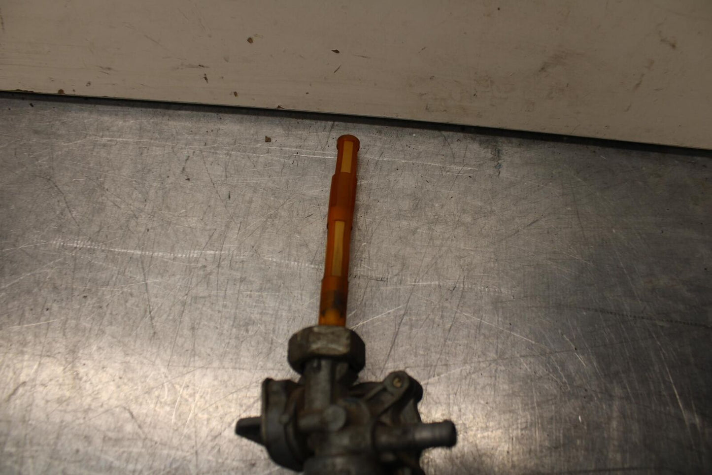 1985 Honda Shadow 500 VT500C GAS TANK FUEL PETCOCK 16950-MF5-010 BB615