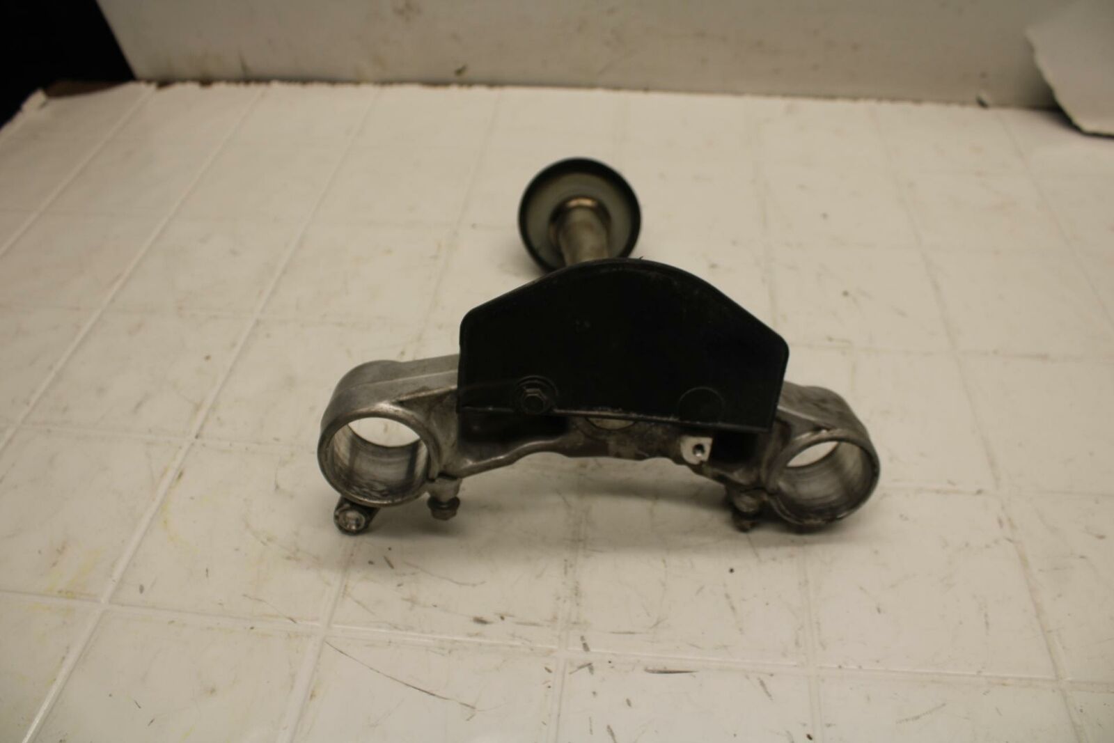 03-05 SUZUKI SV1000 FRONT FORKS CLAMP LOWER TRIPLE TREE STEM BB405