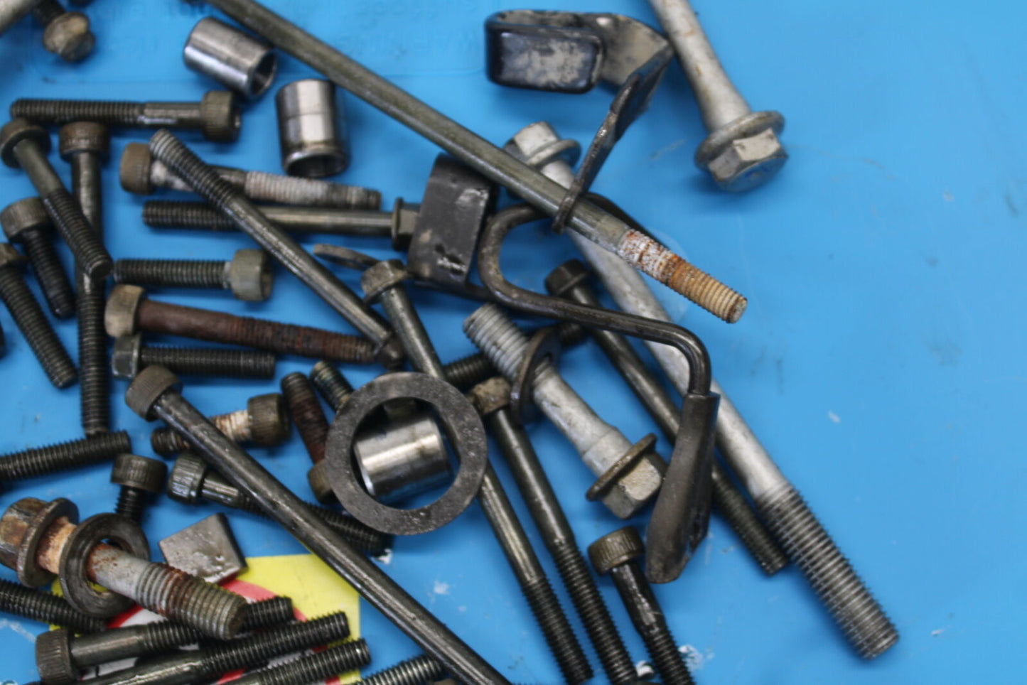 01-05 YAMAHA RAPTOR 660R ENGINE MOUNTING BOLTS HARDWARE MOTOR SCREWS BB695