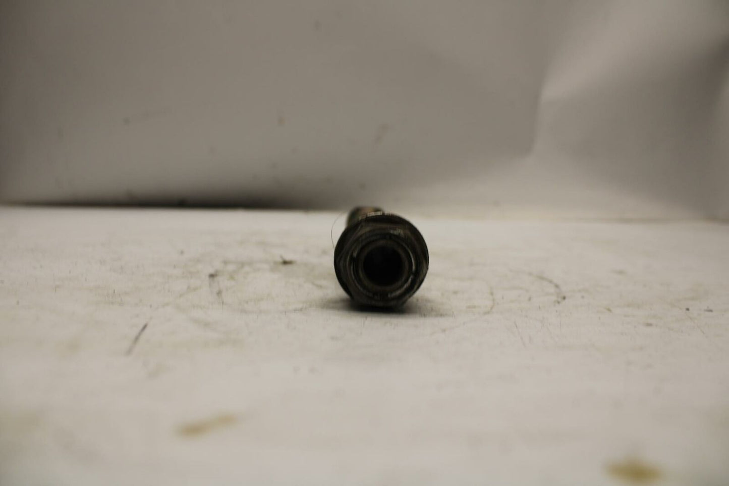 08-17 YAMAHA YZF R6 REAR AXLE BACK WHEEL RIM PIVOT BOLT AXEL BB354