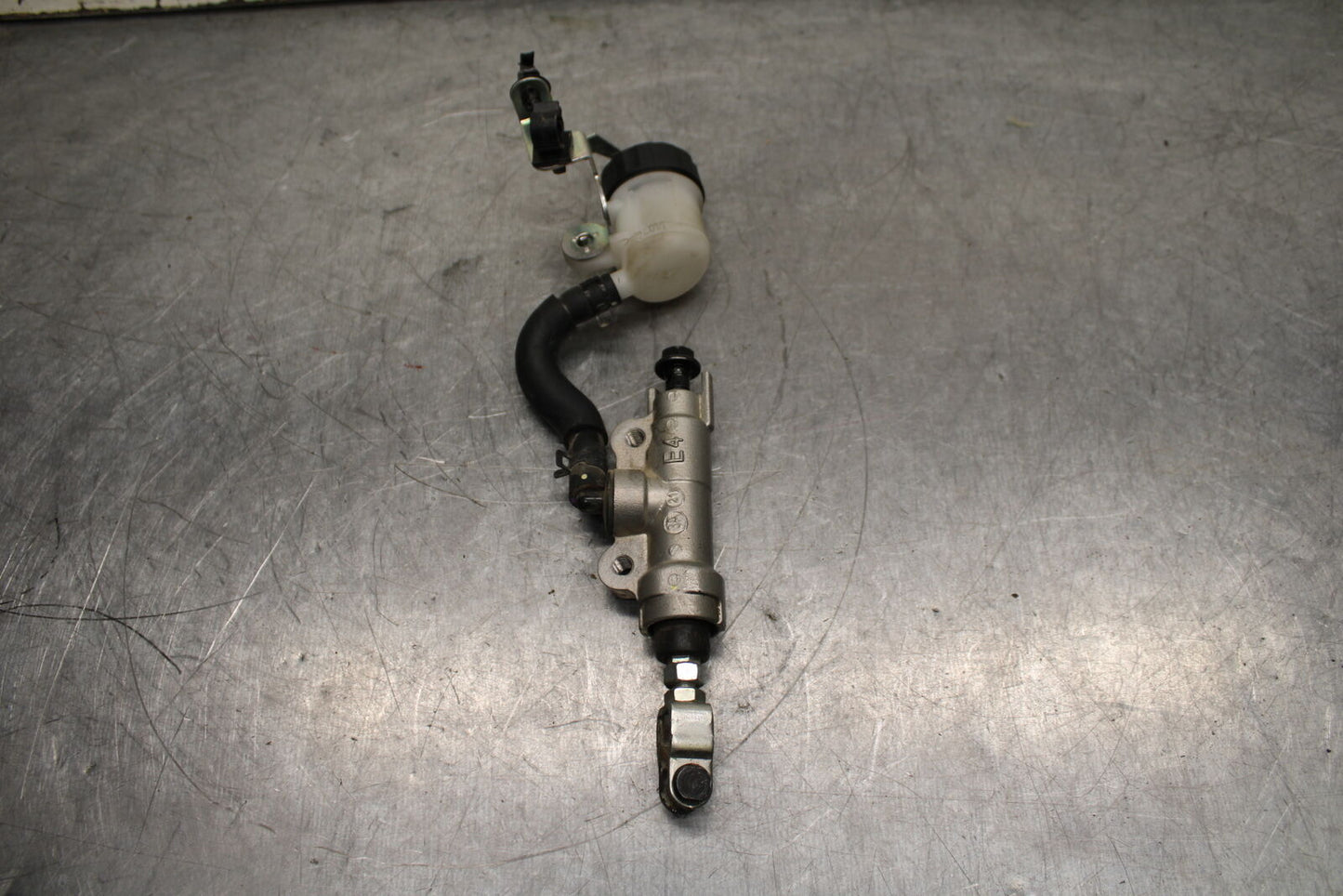 19-24 YAMAHA R3 REAR BACK BRAKE MASTER CYLINDER W RESERVOIR BB736