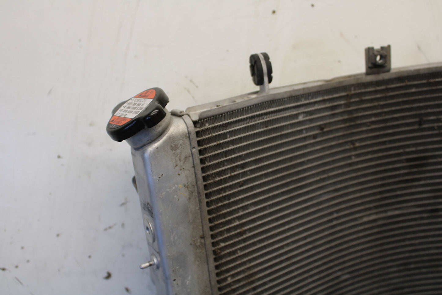 04 SUZUKI GSXR600 ENGINE RADIATOR MOTOR COOLER COOLING RADIATER BB676