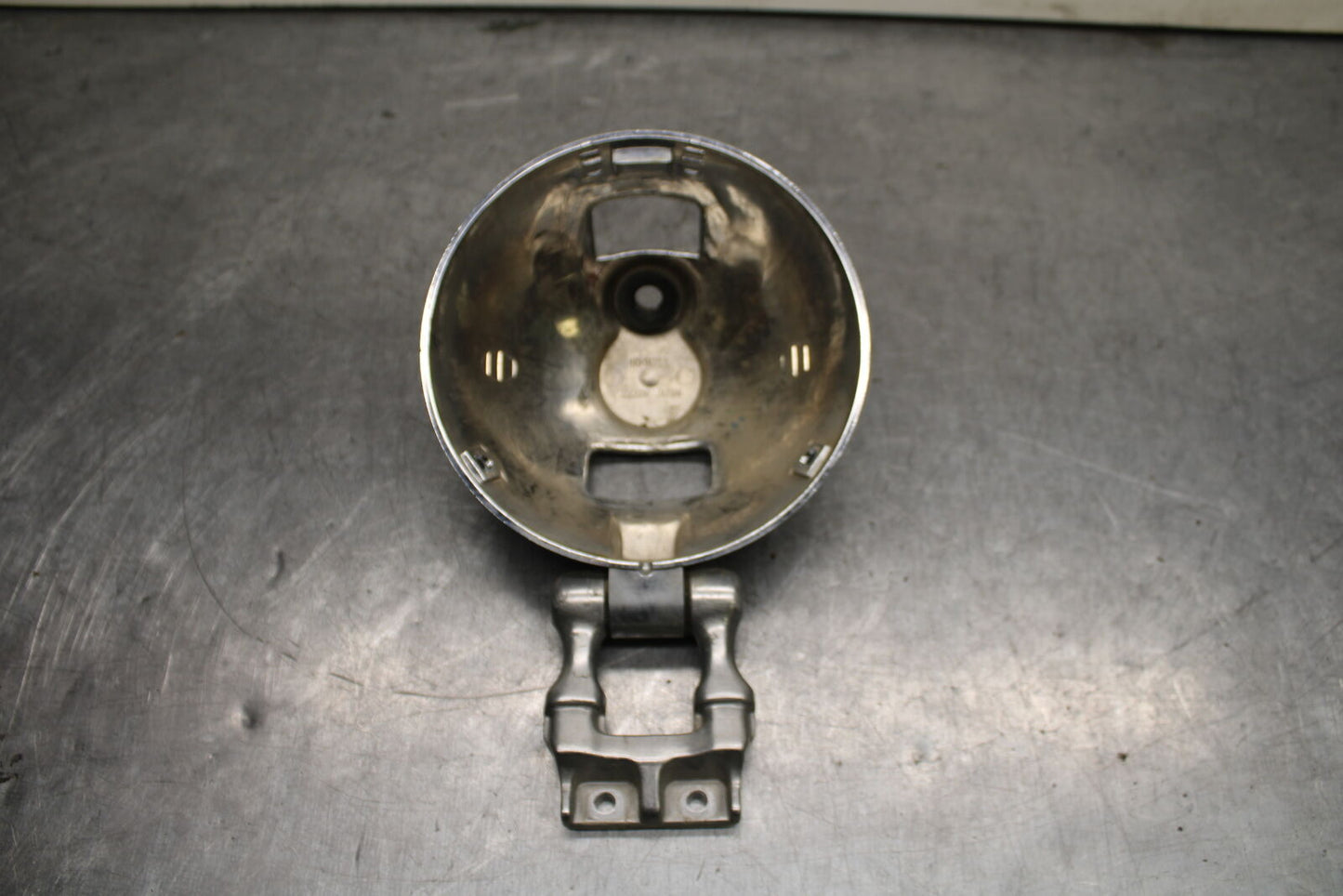 1984 Yamaha Virago 1000 HEADLIGHT CASE HOUSING BUCKET BB117
