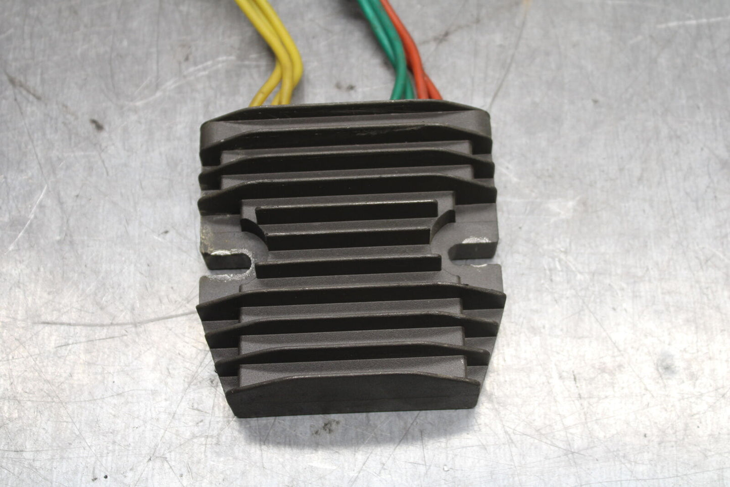 03-04 TRIUMPH DAYTONA 600 RECTIFIER VOLTAGE REGULATOR BB745
