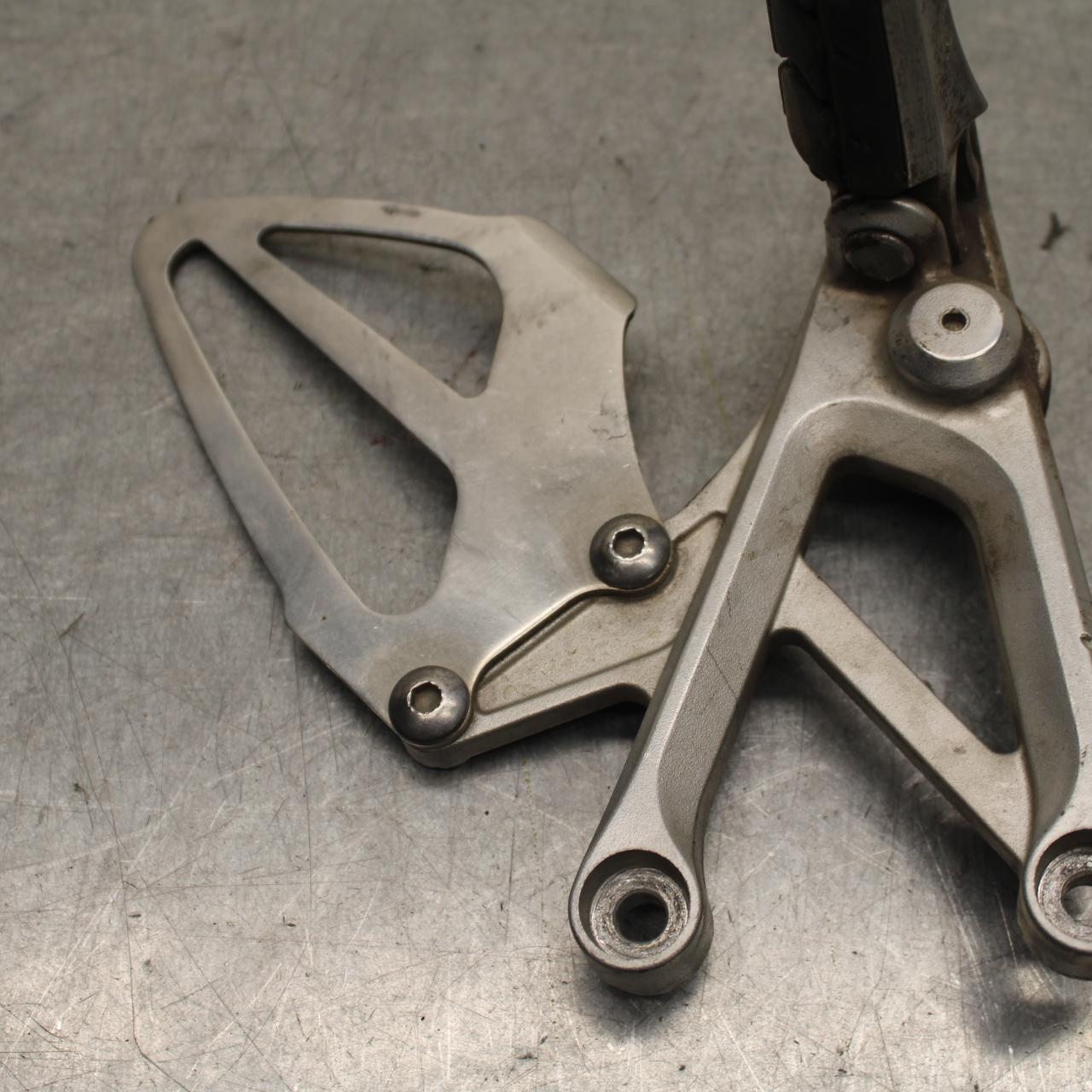 01-06 HONDA CBR600F4I LEFT REARSET REAR SET DRIVER FOOT PEG REST STOP BB644