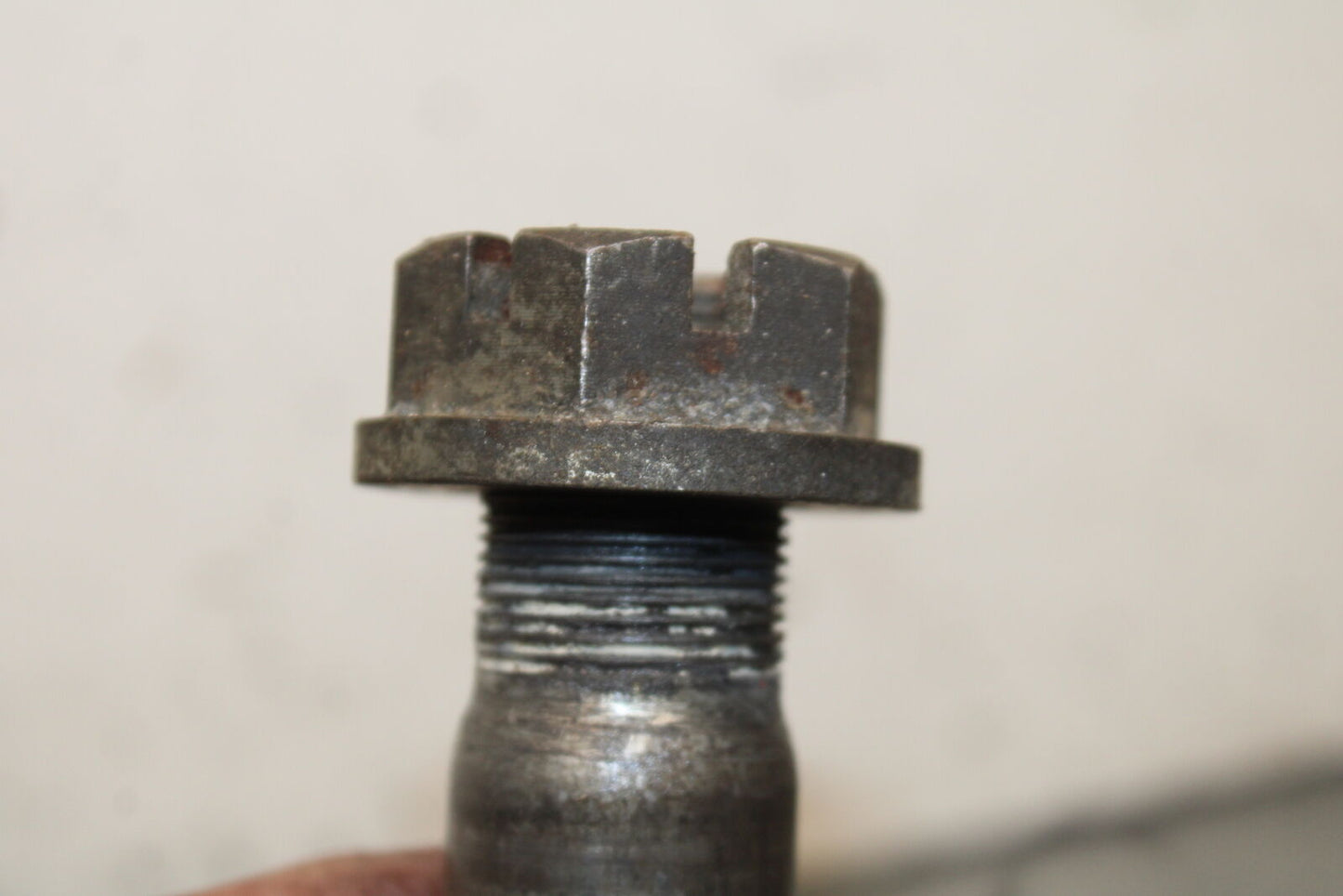 01-03 SUZUKI GSXR600 REAR AXLE BACK WHEEL RIM PIVOT BOLT AXEL BB336