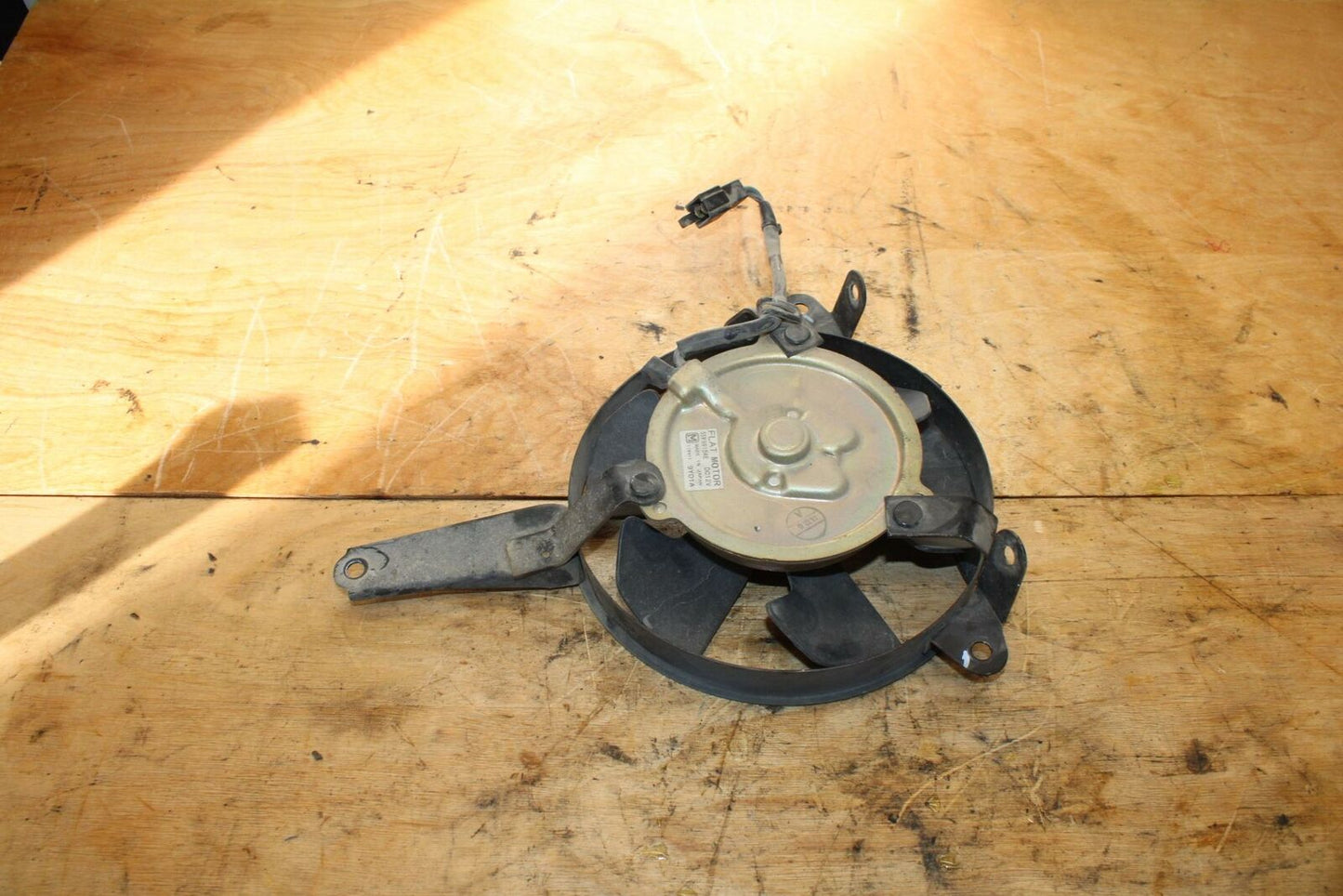 99-00 YAMAHA YZF R6 ENGINE RADIATOR COOLING FAN BB327