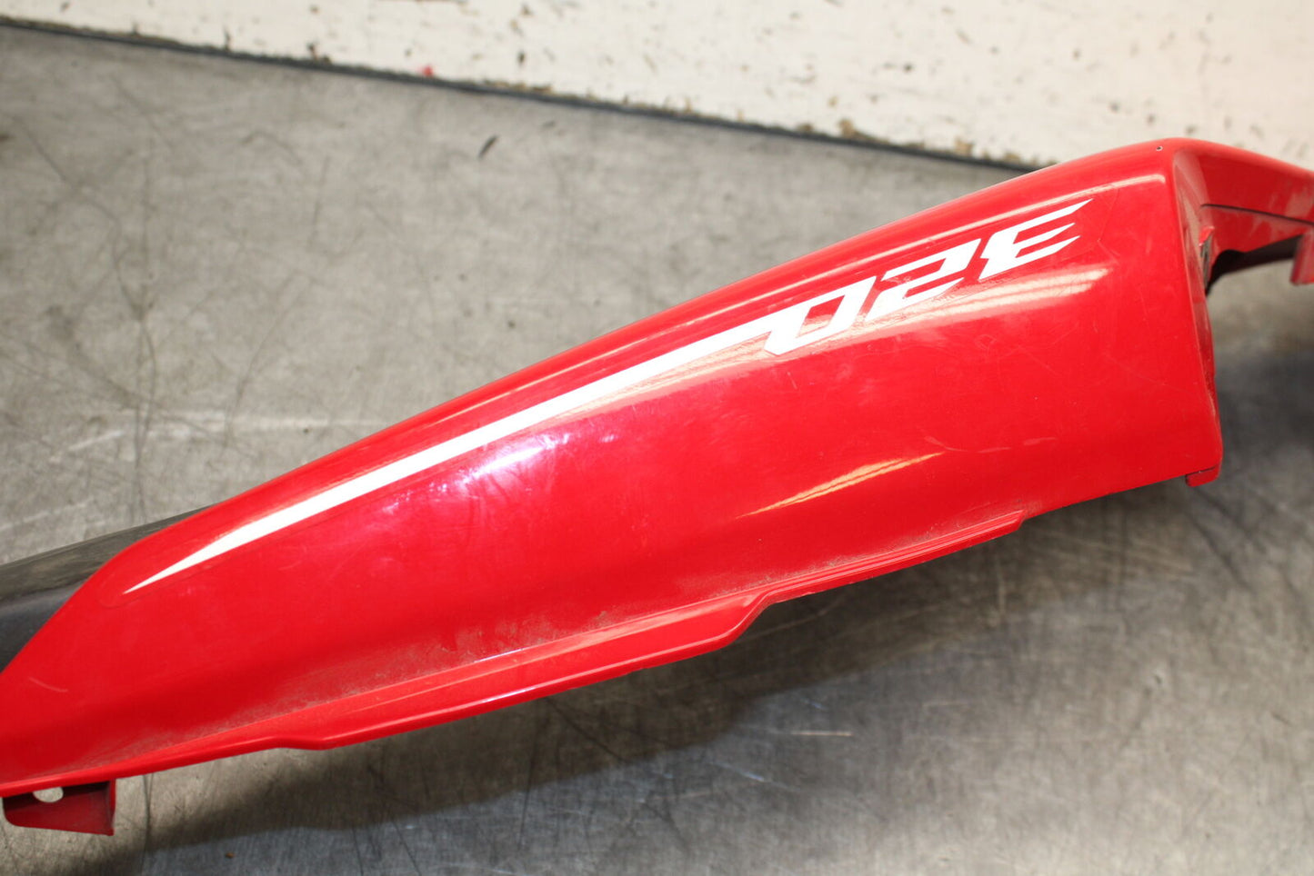 19-24 YAMAHA R3 LEFT REAR BACK TAIL FAIRING COWL SHROUD BB378