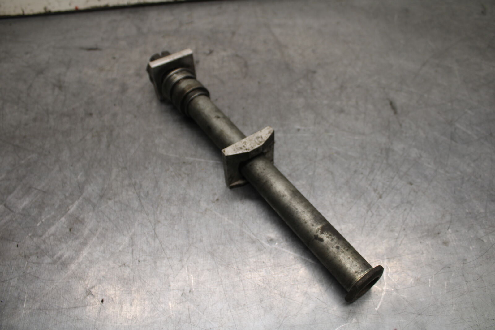 01-03 SUZUKI GSXR600 REAR AXLE BACK WHEEL RIM PIVOT BOLT AXEL BB336