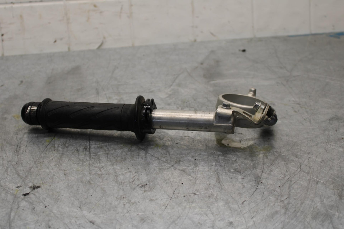 2006 Suzuki GSXR600 LEFT CLIP ON HANDLEBAR BB447