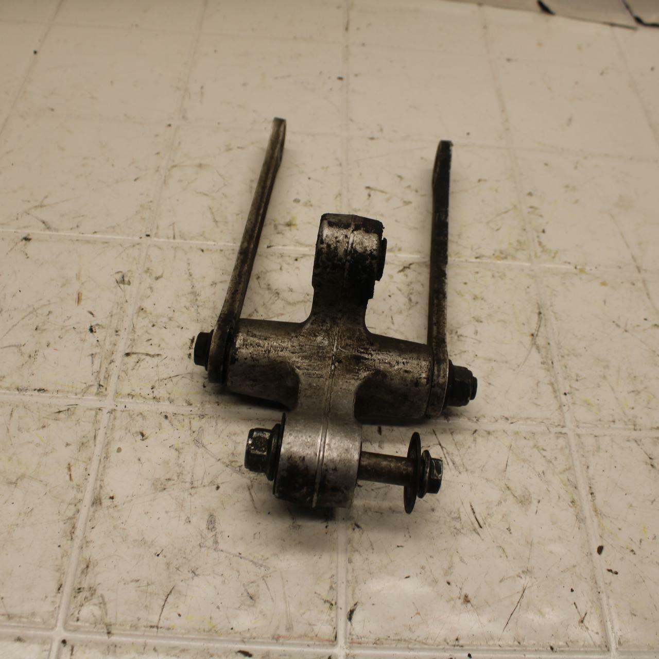 01-02 SUZUKI GSXR750 REAR DOGBONE SHOCK LINKAGE LINK BB15