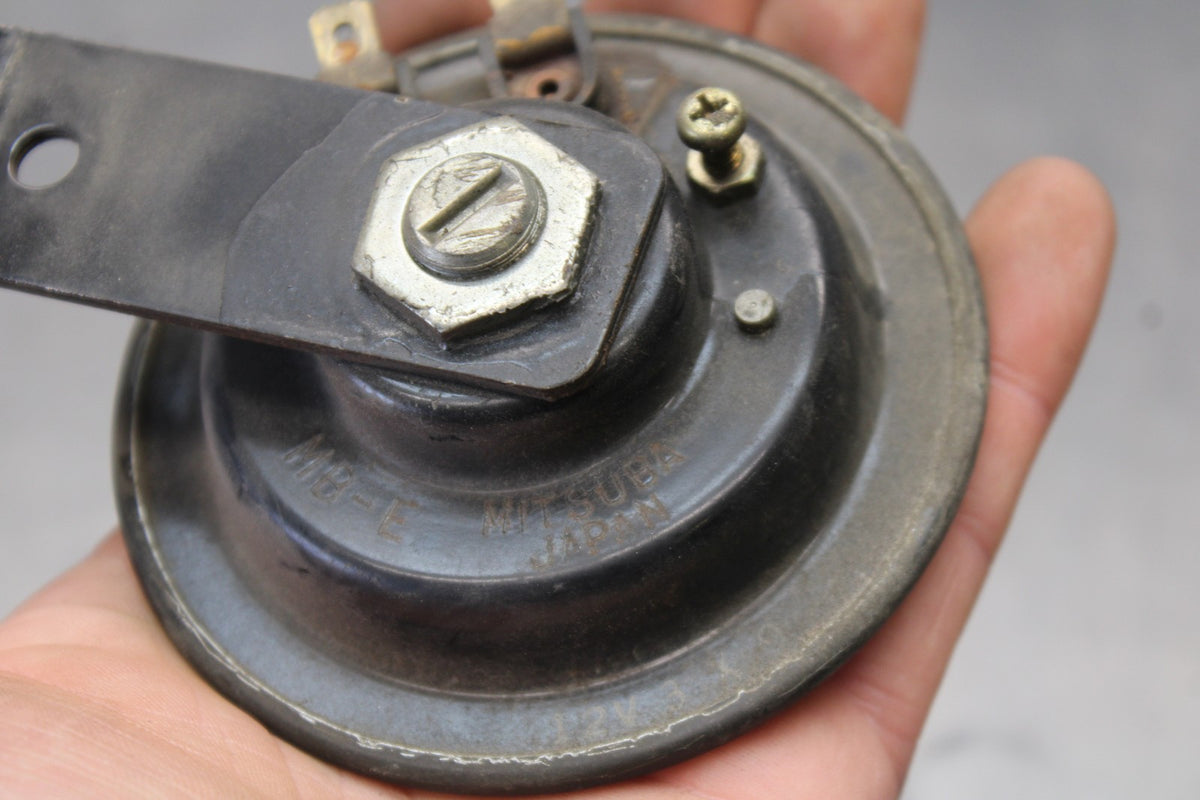 84 HONDA INTERCEPTOR 1000 VF1000F HORN SIGNAL BB878