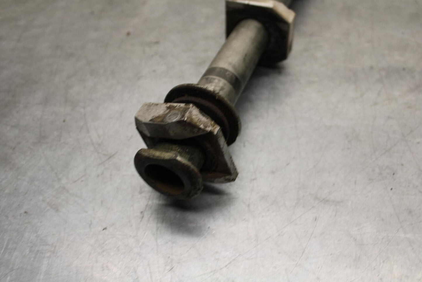 2001 Suzuki GSXR600 REAR AXLE BACK WHEEL RIM PIVOT BOLT AXEL 64711-33E10 BB59