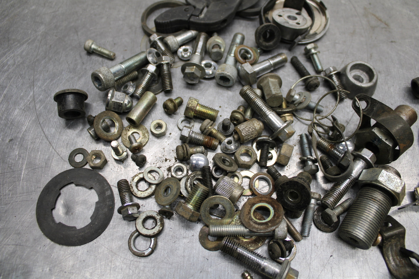 1984 Yamaha Virago 1000 ENGINE MOUNTING BOLTS HARDWARE MOTOR SCREWS BB117