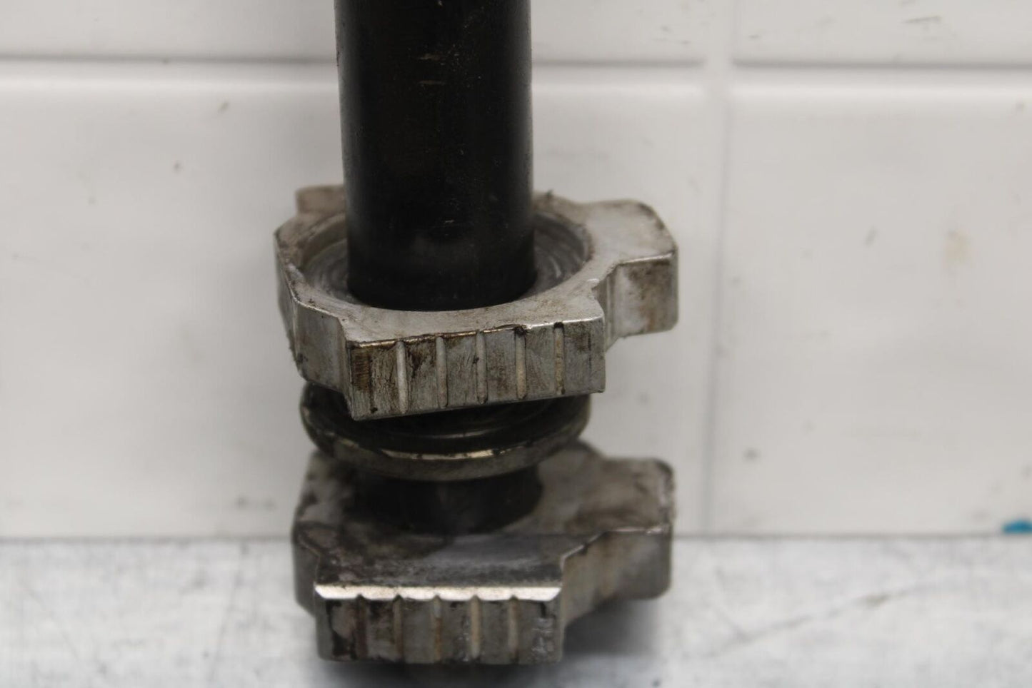 07-11 KTM 990 SUPER DUKE REAR AXLE BACK WHEEL RIM PIVOT BOLT AXEL BB578