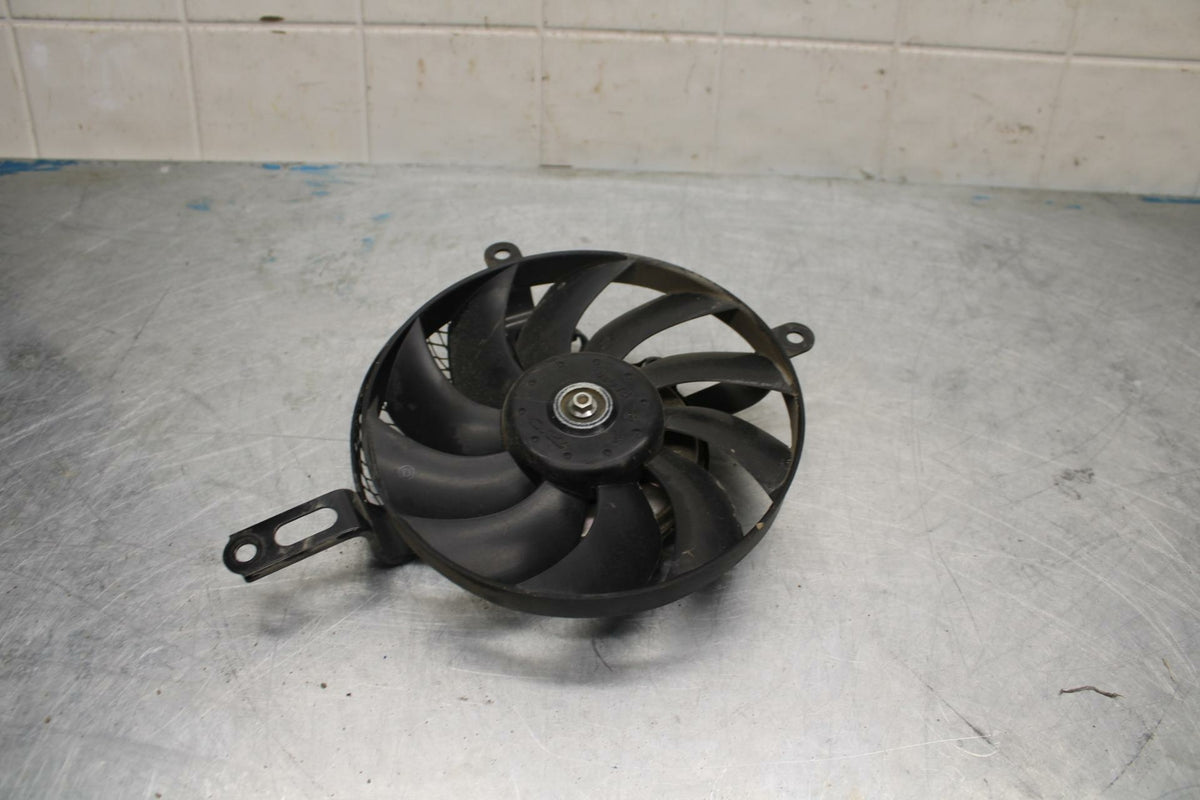 11-22 SUZUKI GSXR600 ENGINE RADIATOR COOLING FAN BB422