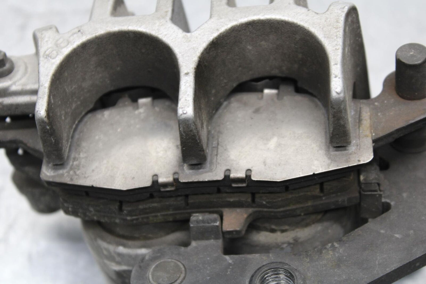 2004 Suzuki Intruder 1500 VL1500 RIGHT LEFT FRONT BRAKE CALIPER SET PAIR BB573
