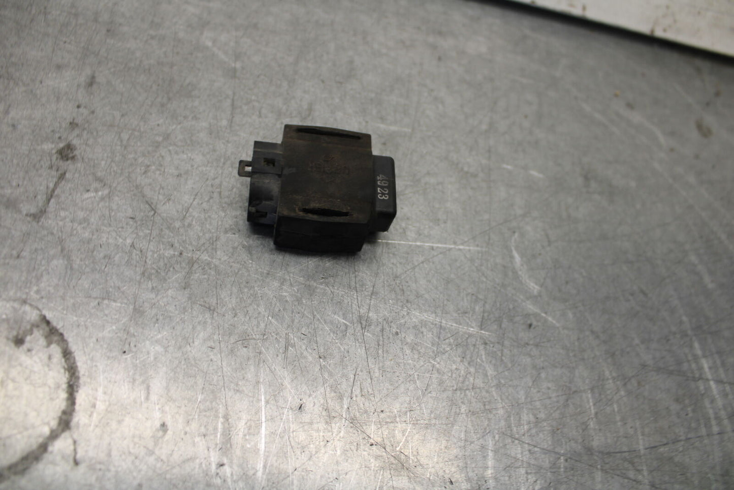 04 SUZUKI GSXR600 TIP OVER BANK ANGLE CRASH SENSOR SWITCH 33960-06G00 BB676