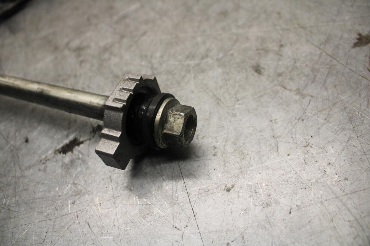 22-23 HUSQVARNA SVARTPILEN 401 REAR AXLE BACK WHEEL RIM PIVOT BOLT AXEL BB541