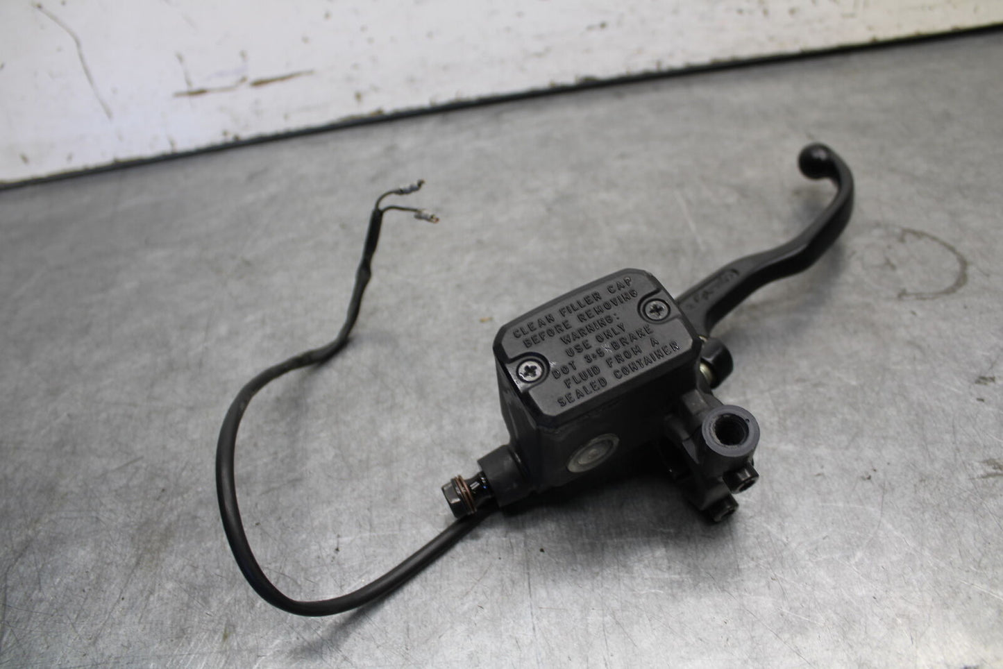 06-07 DUCATI MONSTER 695 FRONT BRAKE MASTER CYLINDER w/ LEVER BB674