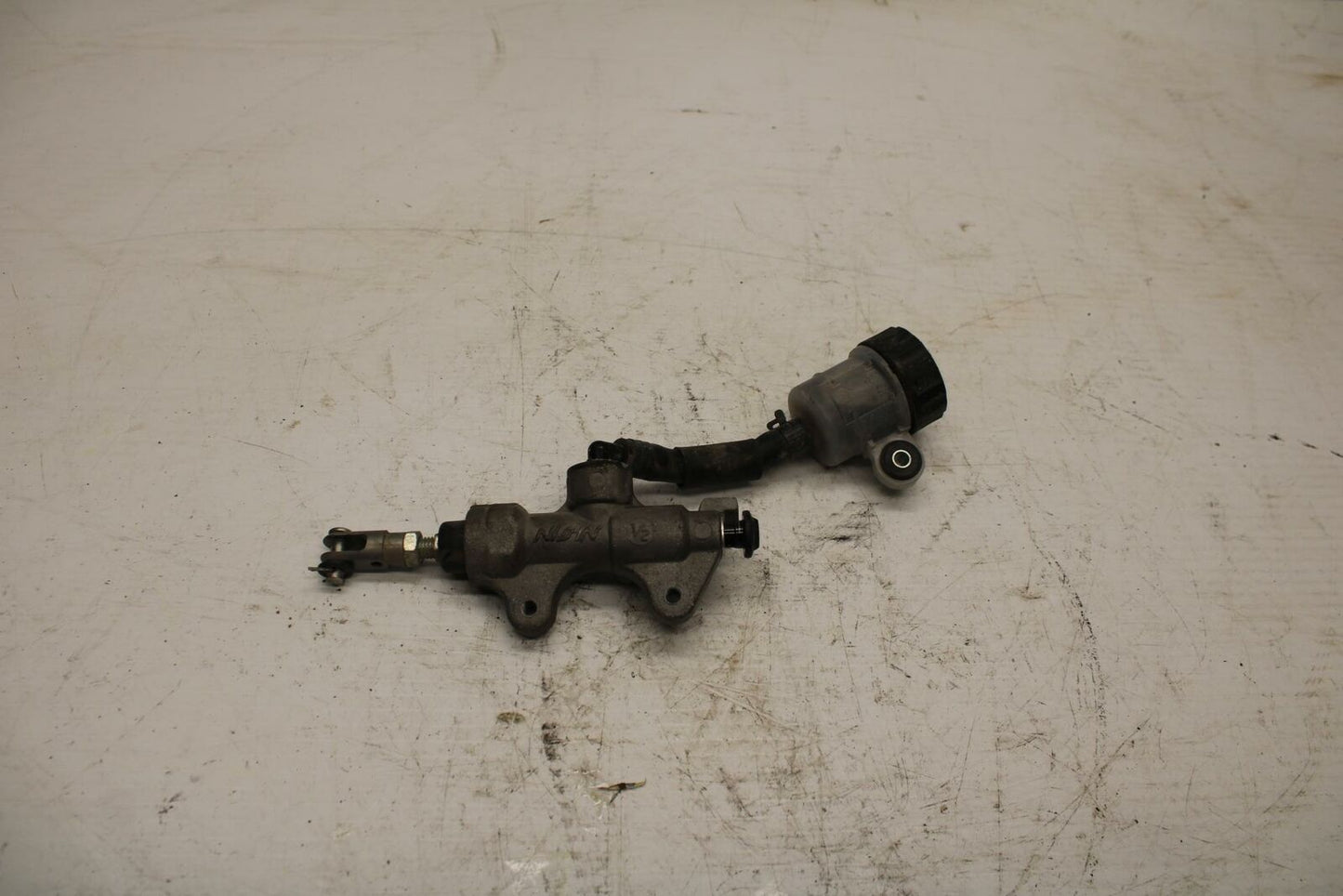 08-17 YAMAHA YZF R6 REAR BACK BRAKE MASTER CYLINDER W RESERVOIR BB354