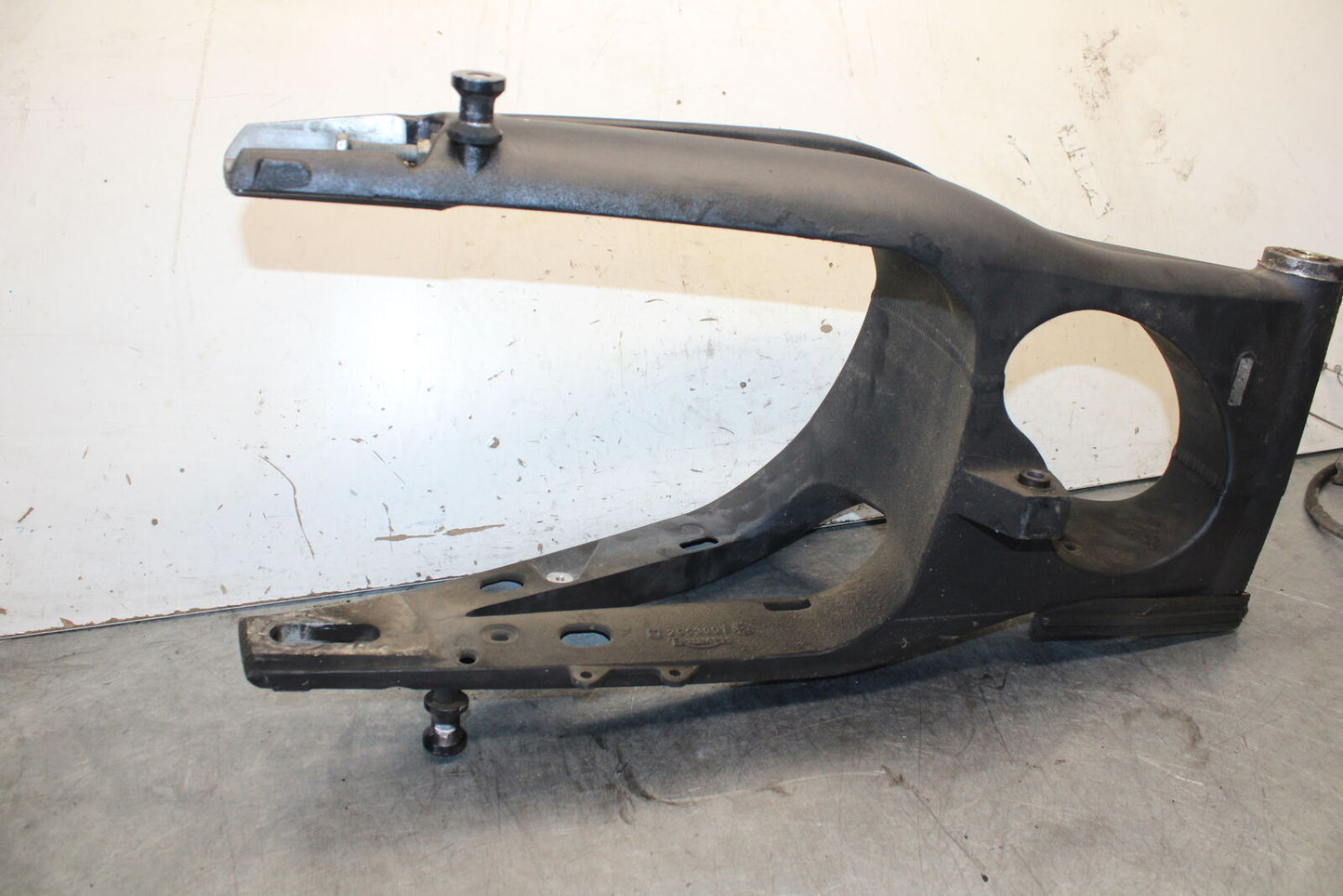 07-08 TRIUMPH DAYTONA 675 REAR SWINGARM BACK SUSPENSION SWING ARM T2051694 BB685