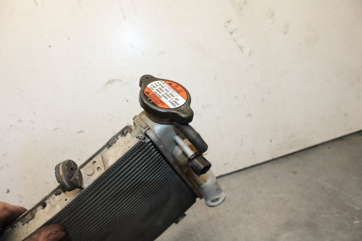 04-05 SUZUKI GSXR600 ENGINE RADIATOR COOLING RADIATER 17710-29G00 BB658