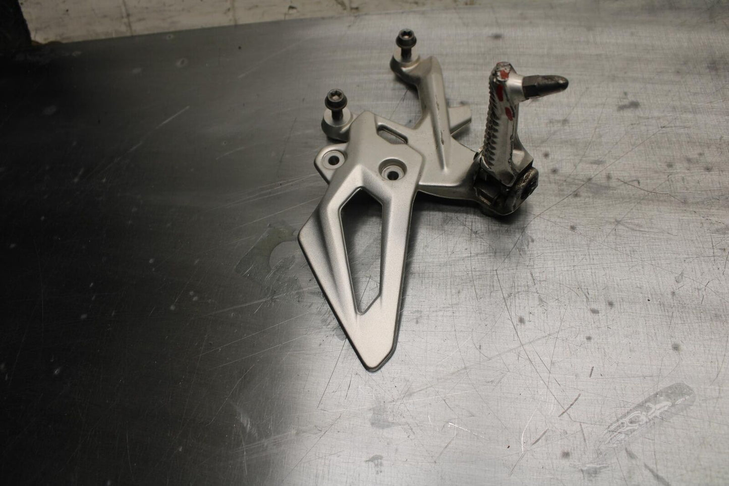 17-20 BMW S1000R RIGHT REARSET REAR SET DRIVER FOOT PEG REST STOP BB488