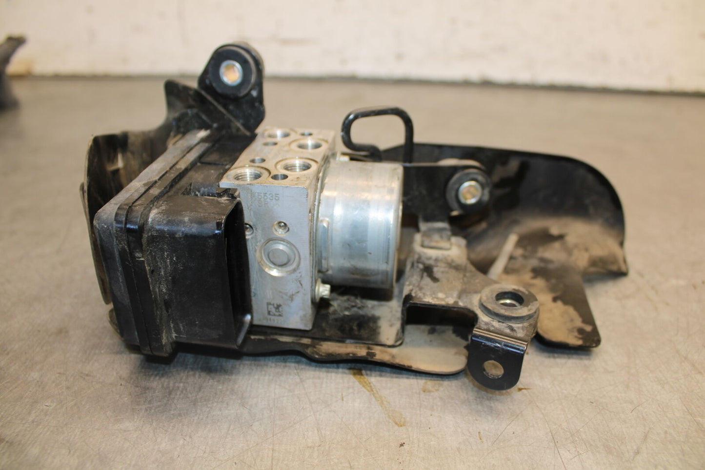 19-23 KAWASAKI NINJA ZX6R ABS PUMP UNIT MODULE BB701